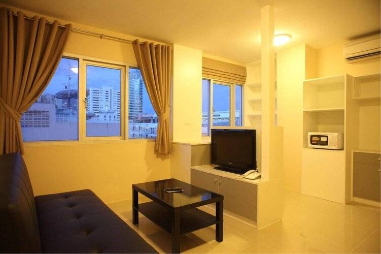 Prom Ratchada Hotel
