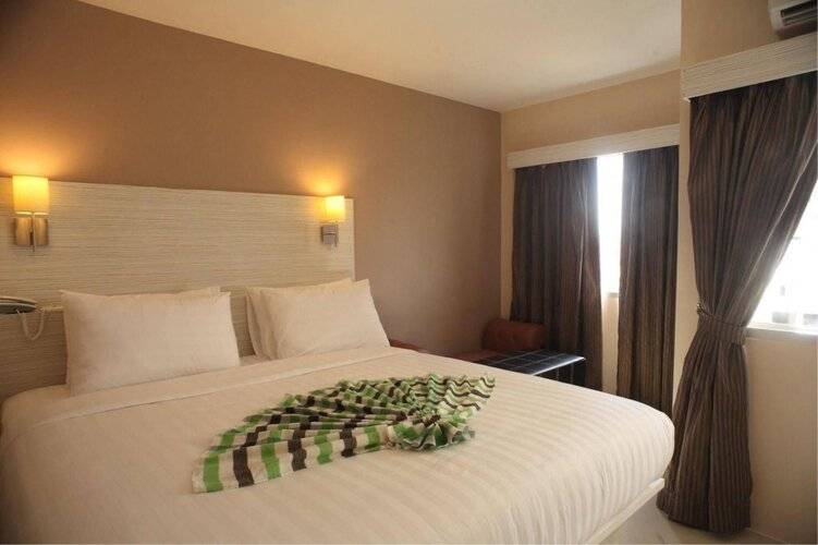 Prom Ratchada Hotel