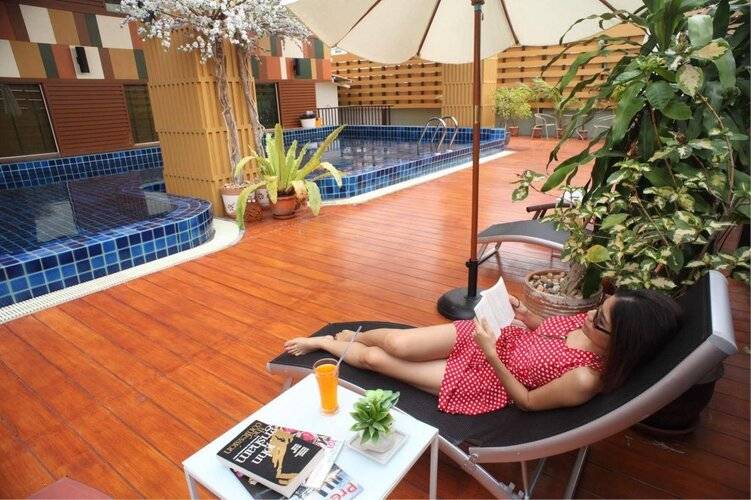 Prom Ratchada Hotel