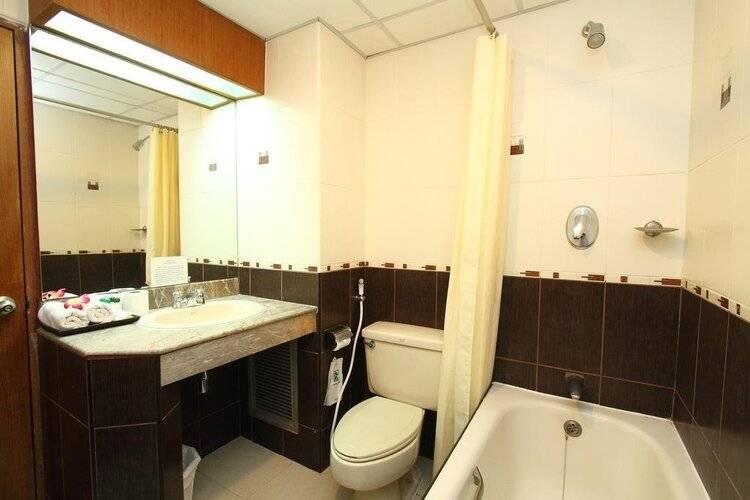 Silom Avenue Inn