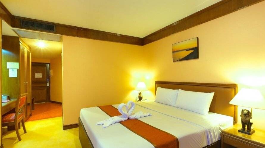 Silom Avenue Inn