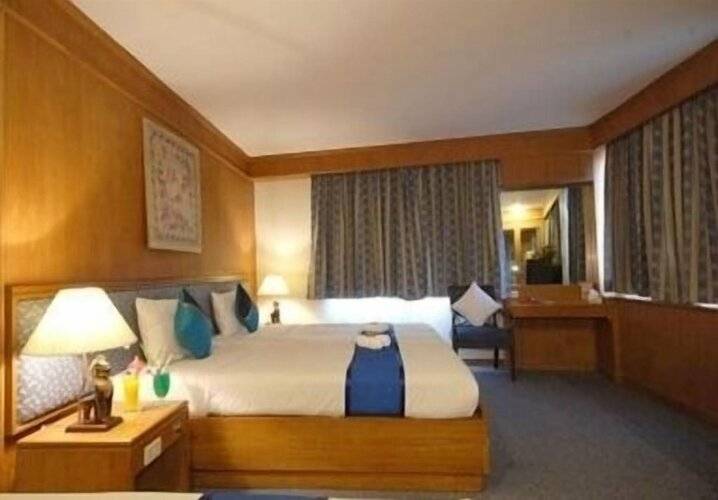 Silom Avenue Inn