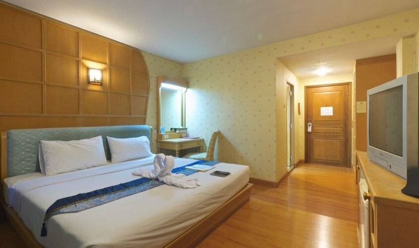 Silom Avenue Inn