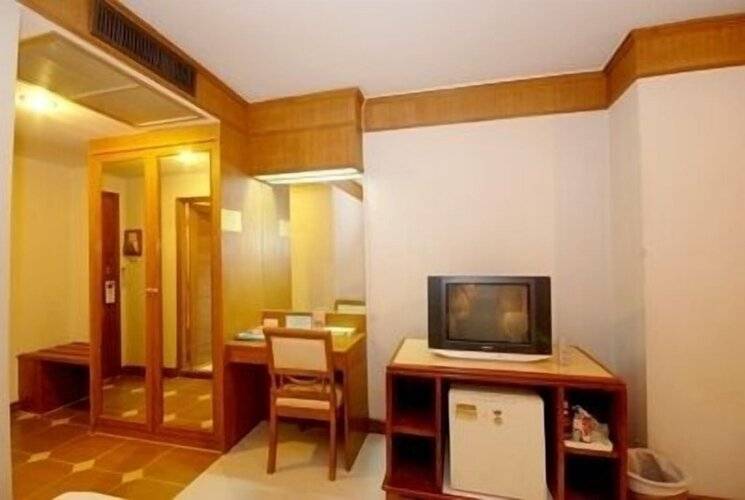 Silom Avenue Inn