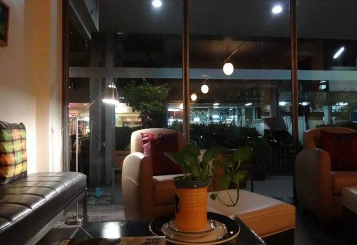 Mango Bedroom Inn