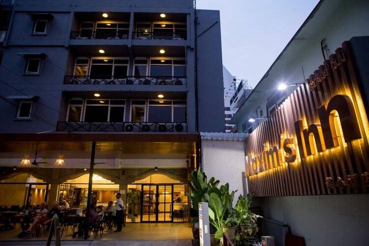 Maxim's Inn