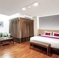 $item['hotel']['name']