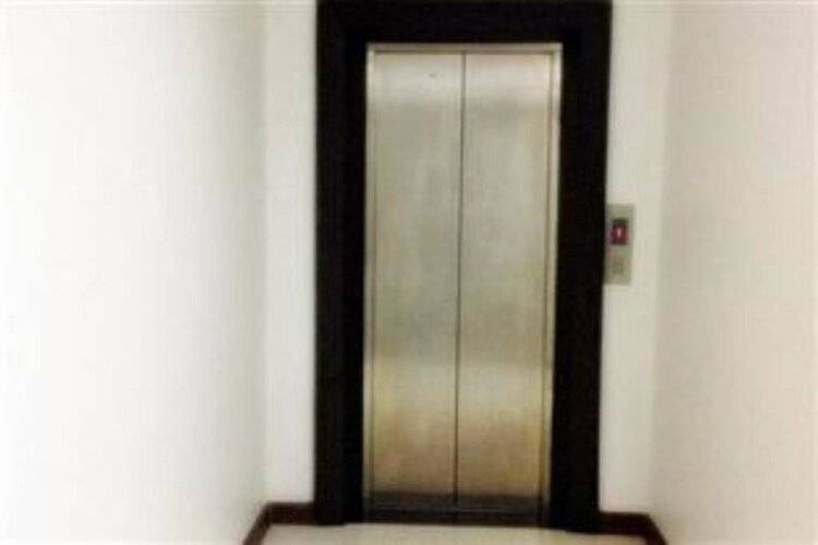 White House Asoke Sukhumvit 18