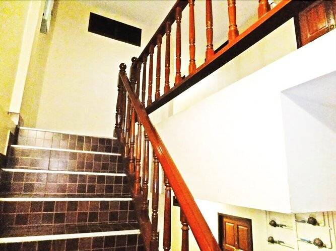 White Orchid Inn