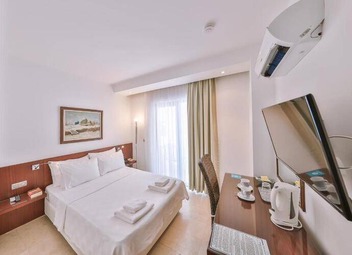 Gardenia Hotel (Adults Only 12+)