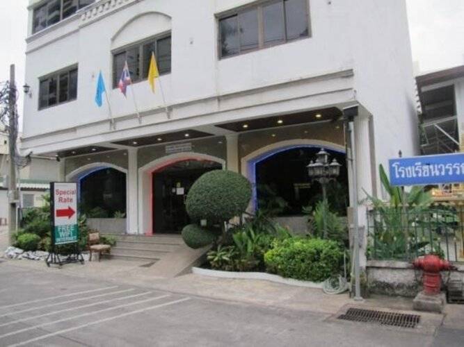 The Promenade Hotel