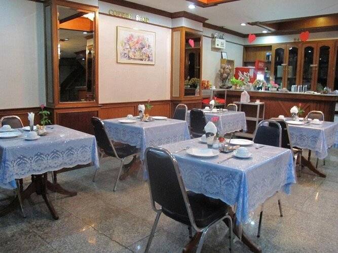 The Promenade Hotel