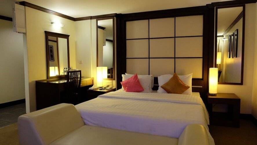 Grand Business Inn