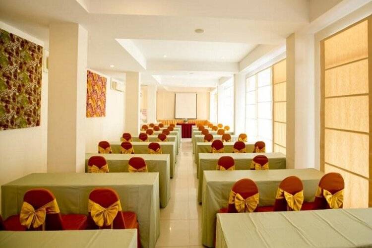 Sinsuvarn Airport Suite