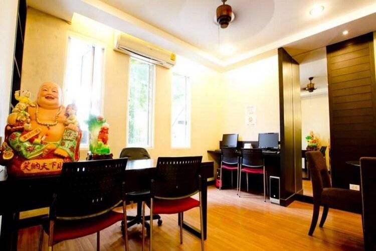 Sinsuvarn Airport Suite