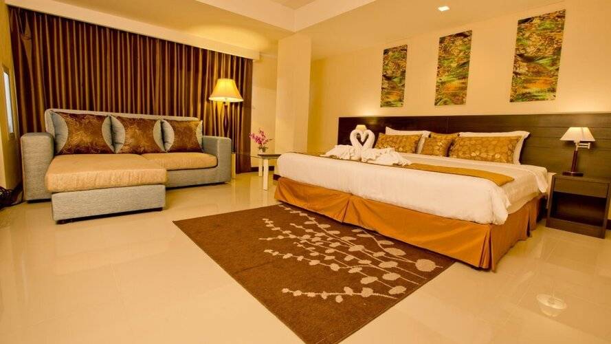 Sinsuvarn Airport Suite