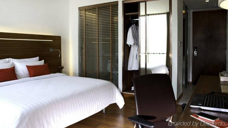 Sacha's Hotel Uno