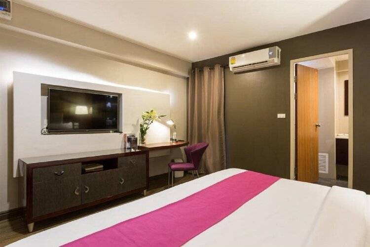 Ratchada Point Hotel