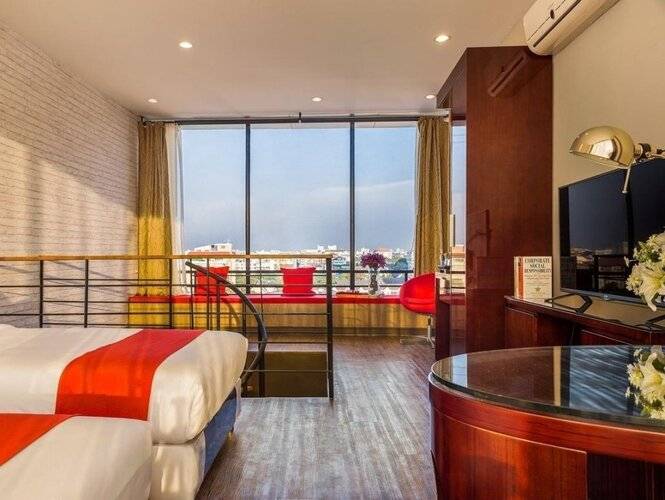 Ratchada Point Hotel