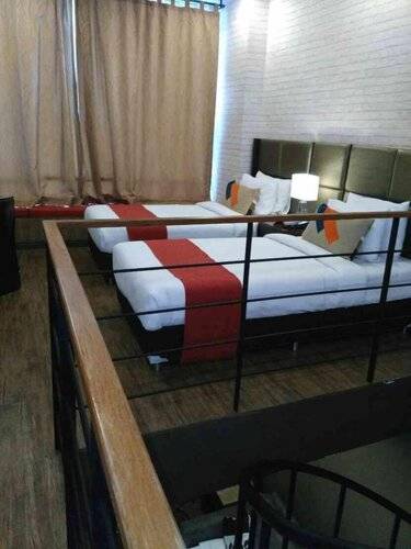 Ratchada Point Hotel