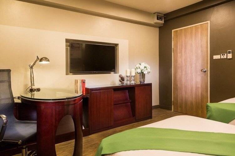 Ratchada Point Hotel