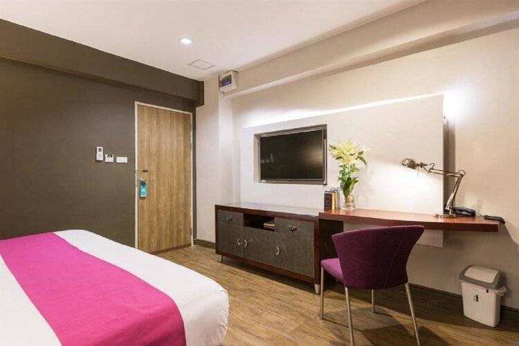 Ratchada Point Hotel