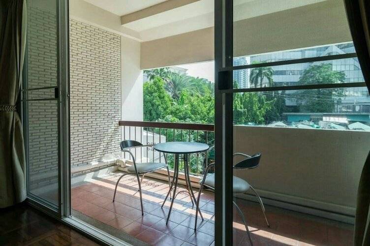 Le Vanvarothai Saladaeng Residence