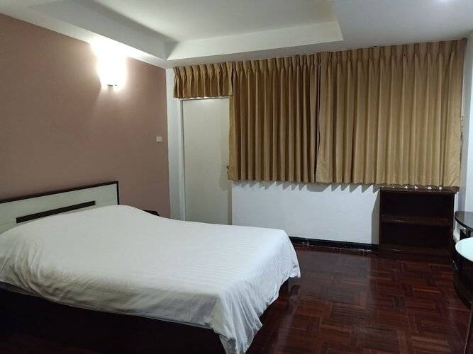 Le Vanvarothai Saladaeng Residence
