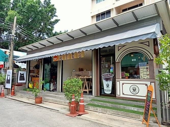 Le Vanvarothai Saladaeng Residence