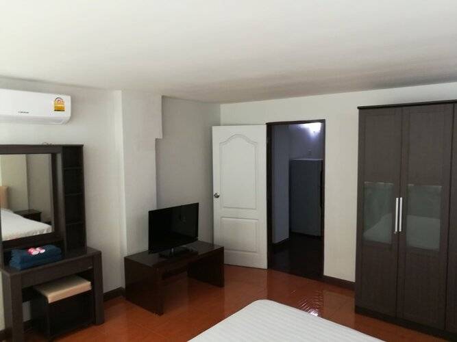 Le Vanvarothai Saladaeng Residence