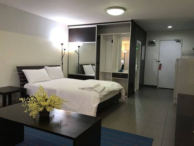 Sathorn Terrace Apartment