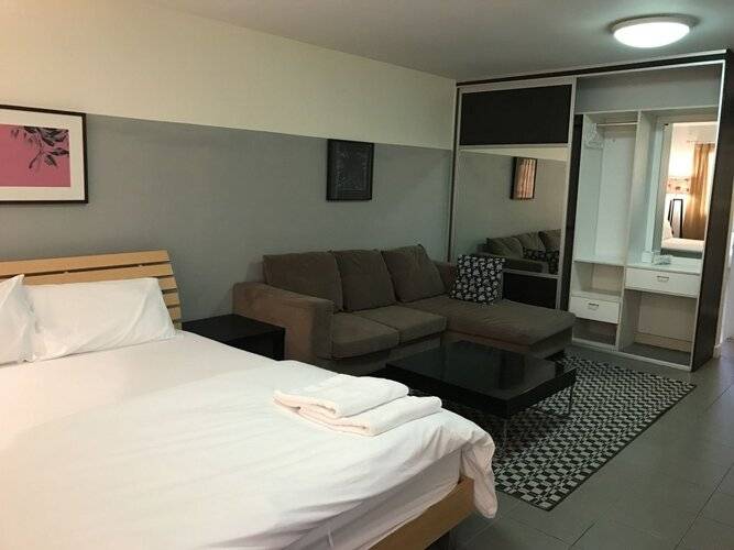 Sathorn Terrace Apartment