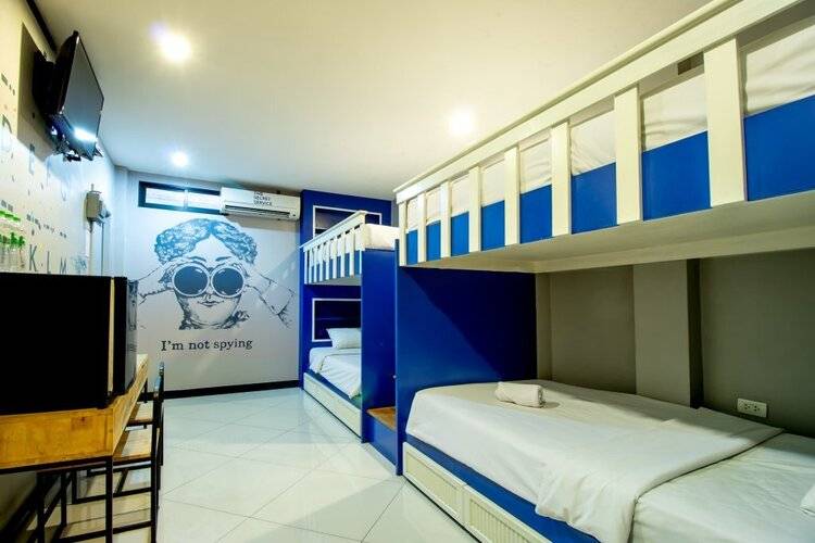 Secret Service Bed and Breakfast Hotel