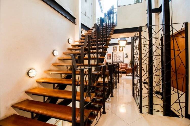 Secret Service Bed and Breakfast Hotel