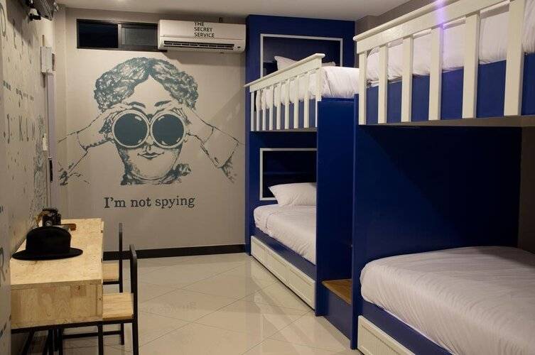 Secret Service Bed and Breakfast Hotel