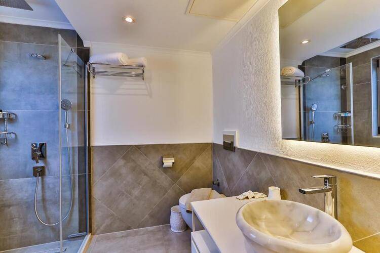 Arnna Hotel