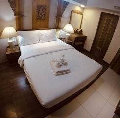 $item['hotel']['name']
