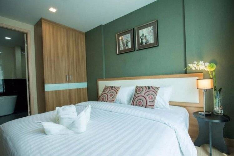 Ten Ekamai Residences