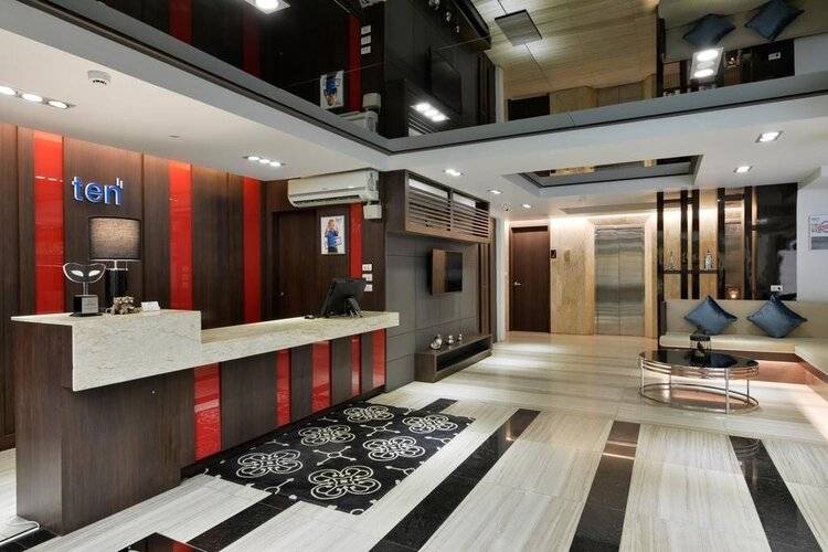 Ten Ekamai Residences