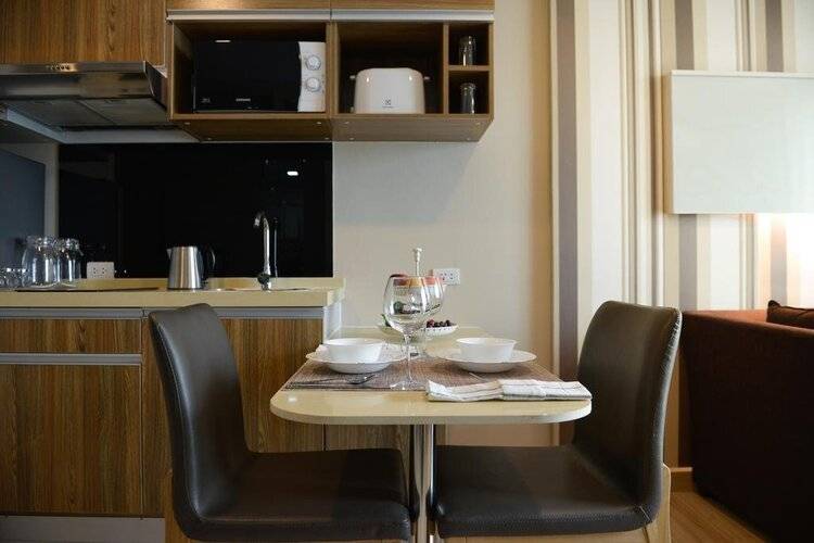 Ten Ekamai Residences