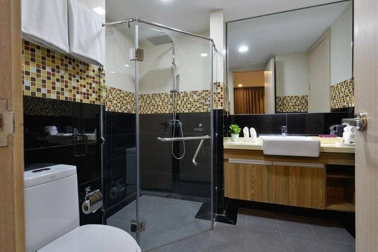 Ten Ekamai Residences