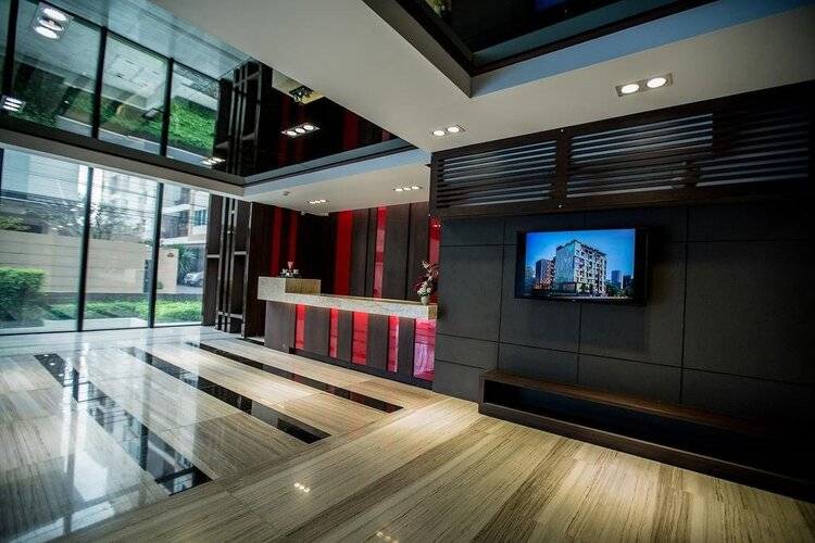 Ten Ekamai Residences