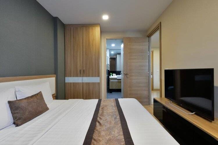 Ten Ekamai Residences