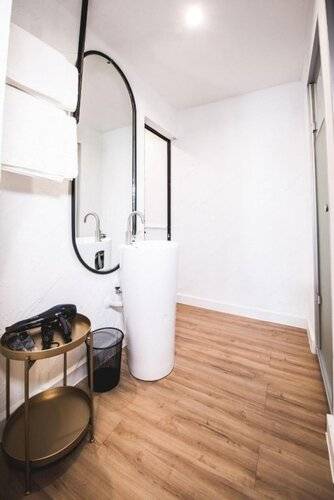Theme Boutique Hotel