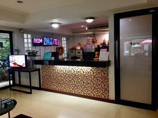 Double DD House at MRT Sutthisarn