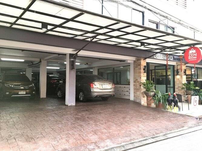 Double DD House at MRT Sutthisarn