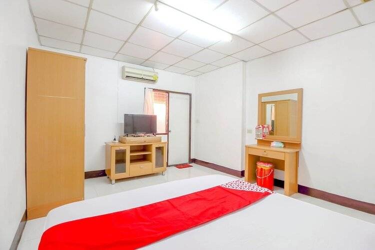 OYO 525 MRT Phetkasem 48 Place