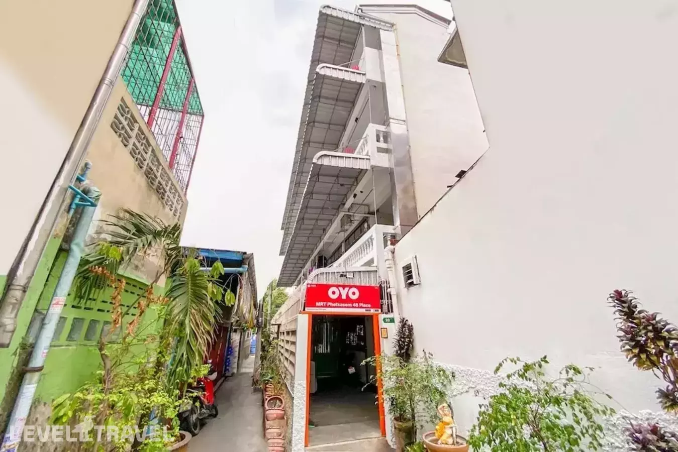 OYO 525 MRT Phetkasem 48 Place