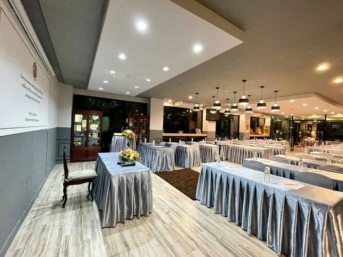 Bangkok Oasis Hotel