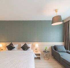 $item['hotel']['name']